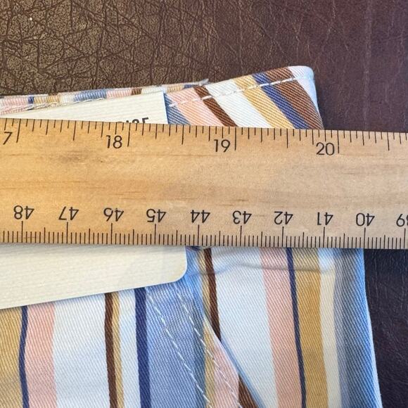 a.n.a NWT A New Approach Women's SZ 18 Mid-Rise Midi Shorts Stripe 5" Inseam - Picture 10 of 10